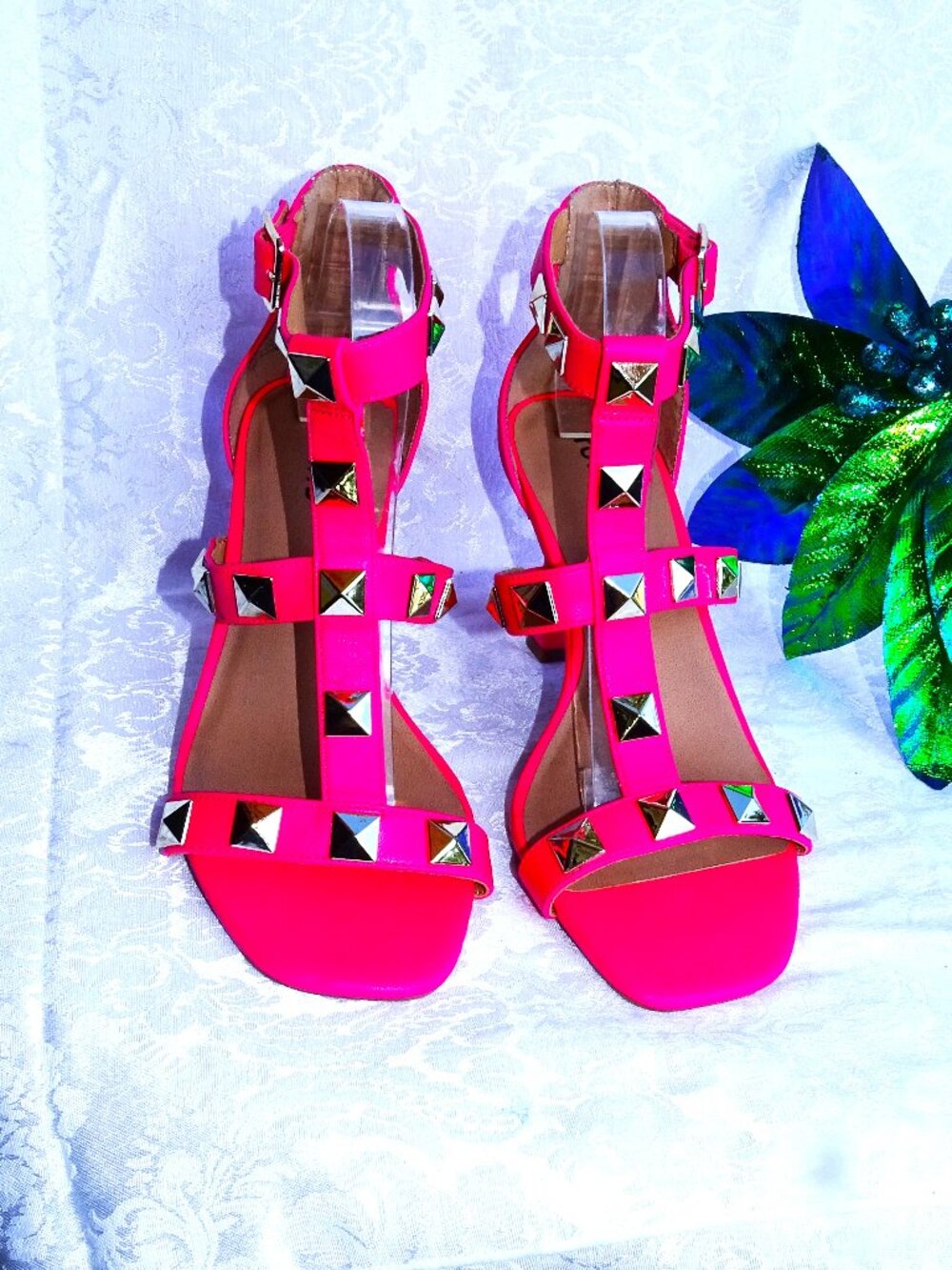 torrid Hot Pink Pyramid Stud T-Strap Block Heels Never Worn Size 10WW